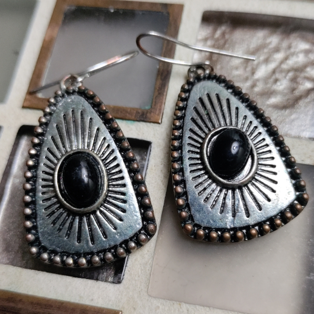 Vintage Silvertone earrings-$5 add on